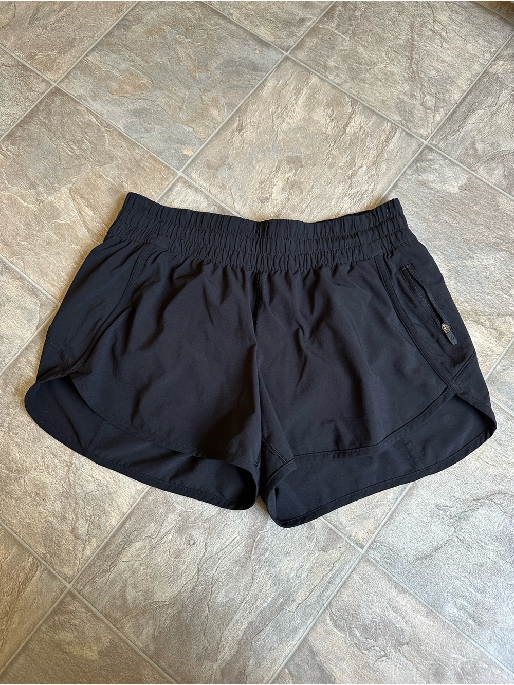 Lululemon track that shorts